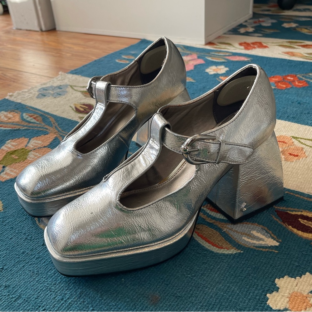 Circus by Sam Edelman Silver Platform Mary Jane Heels - very mod/70s
